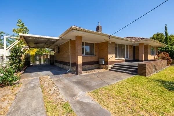 32 Sandon Road, Thornlie, WA 6108 AUS