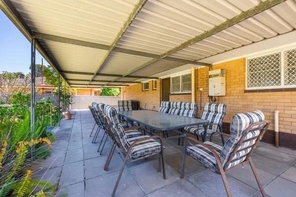 32 Sandon Road, Thornlie, WA 6108 AUS