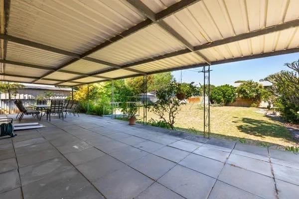 32 Sandon Road, Thornlie, WA 6108 AUS