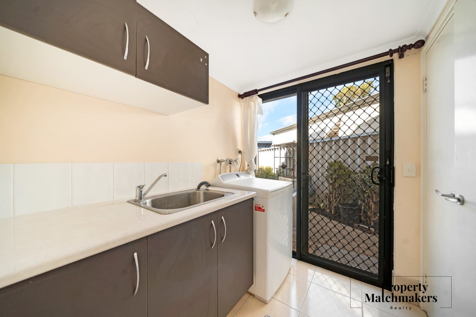 27D Burford Street, Balga, WA 6061 AUS