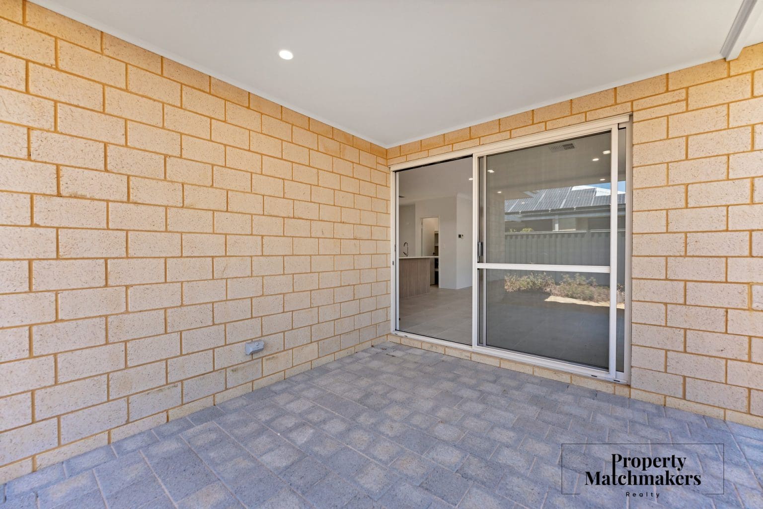 16 Sunstone Boulevard, Treeby, WA 6164 AUS