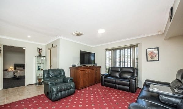 62 Wilfred Road, Thornlie, WA 6108 AUS