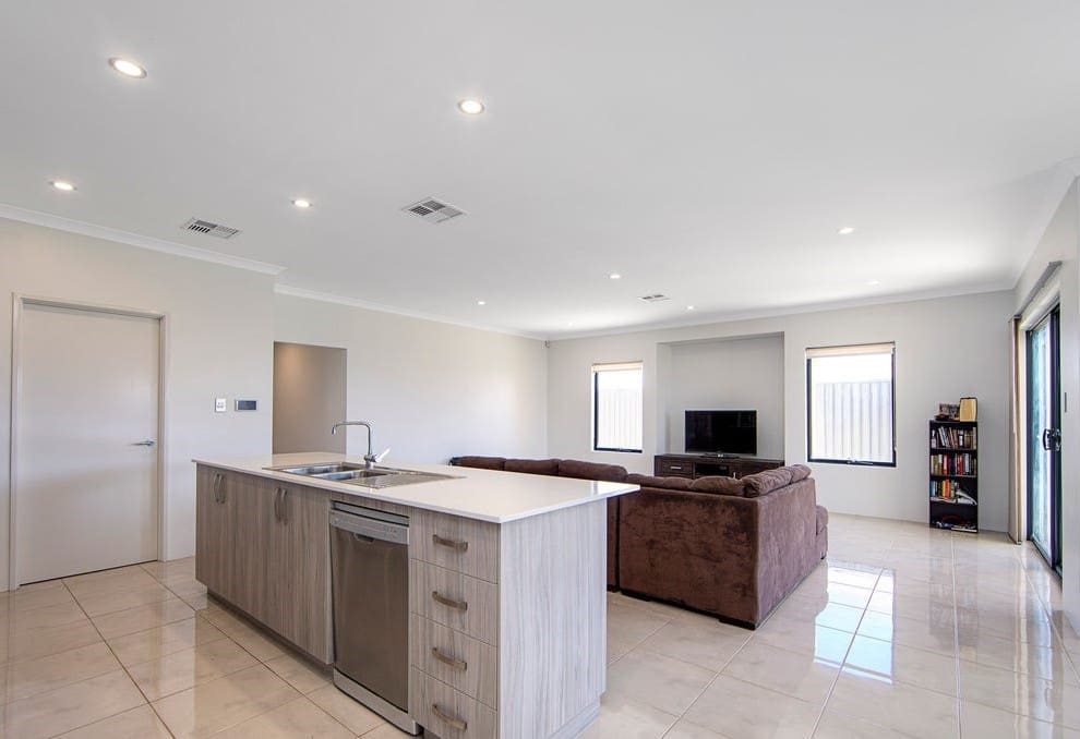 41 Fewson Turn, Ellenbrook, WA 6069 AUS