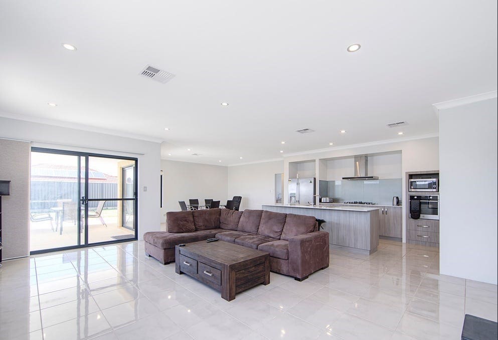 41 Fewson Turn, Ellenbrook, WA 6069 AUS