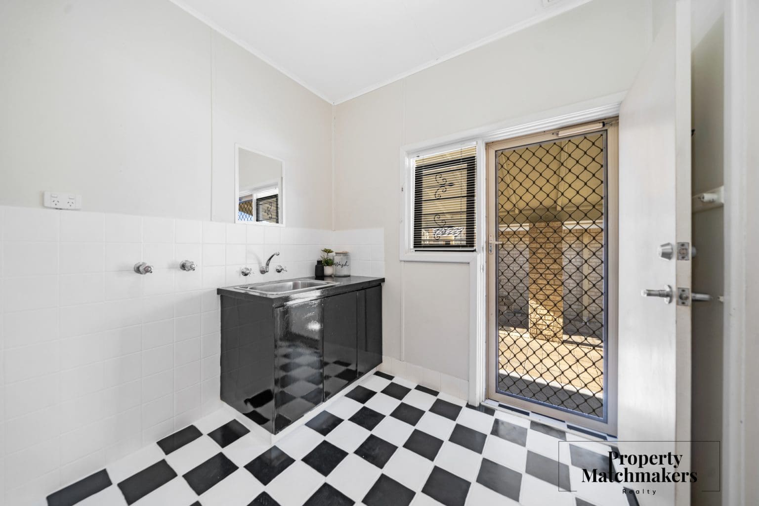 1/6 Valentine Avenue, Dianella, WA 6059 AUS