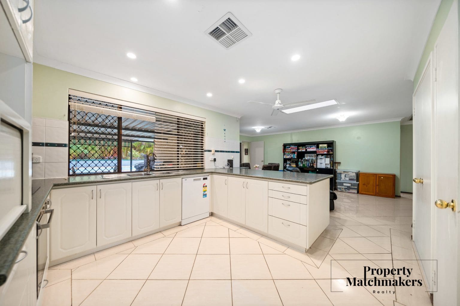 25 Topeka Place, Wanneroo, WA 6065 AUS