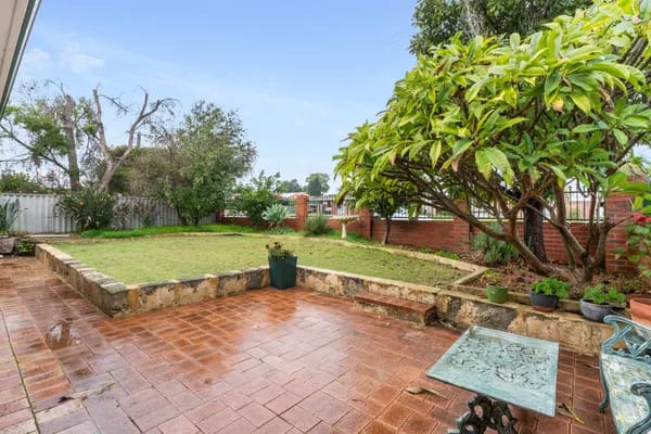 15 Lawrence Street, Gosnells, WA 6110 AUS