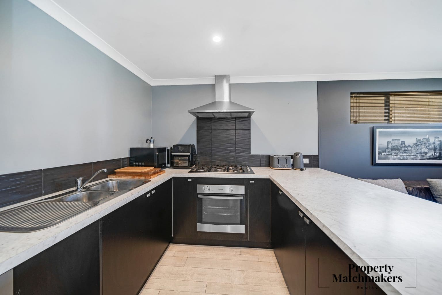 6 Castlereagh Way, Brabham, WA 6055 AUS