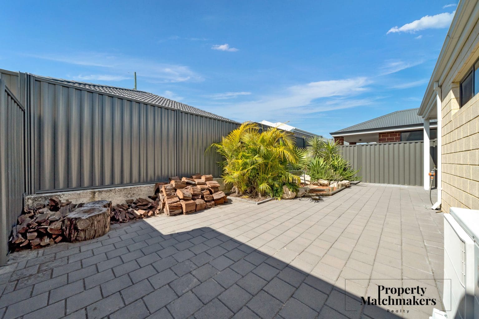 6 Castlereagh Way, Brabham, WA 6055 AUS