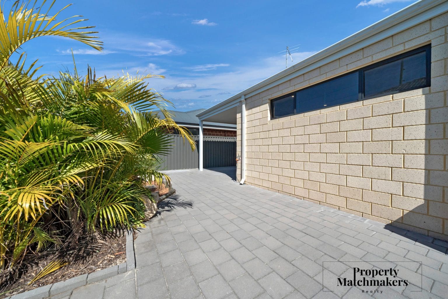 6 Castlereagh Way, Brabham, WA 6055 AUS