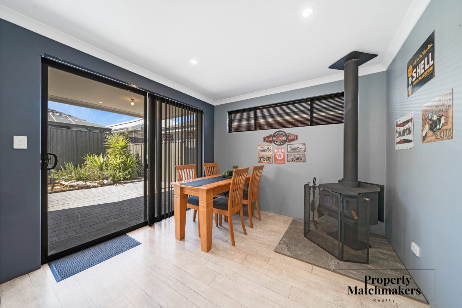 6 Castlereagh Way, Brabham, WA 6055 AUS