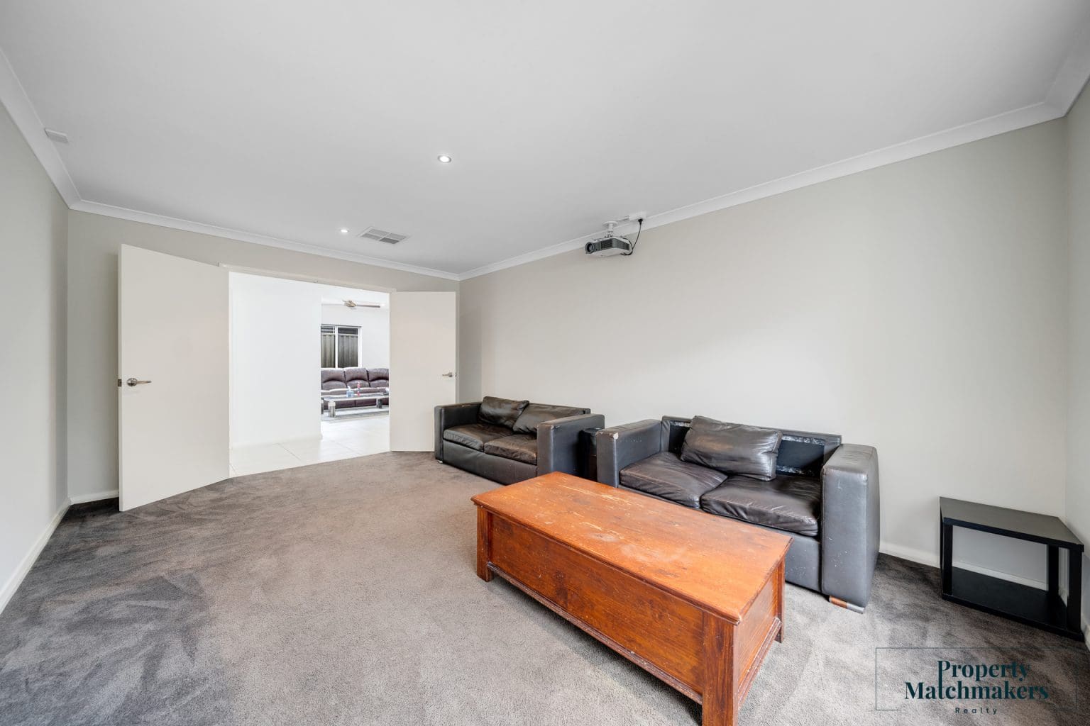 8 Verbana Drive, Aveley, WA 6069 AUS