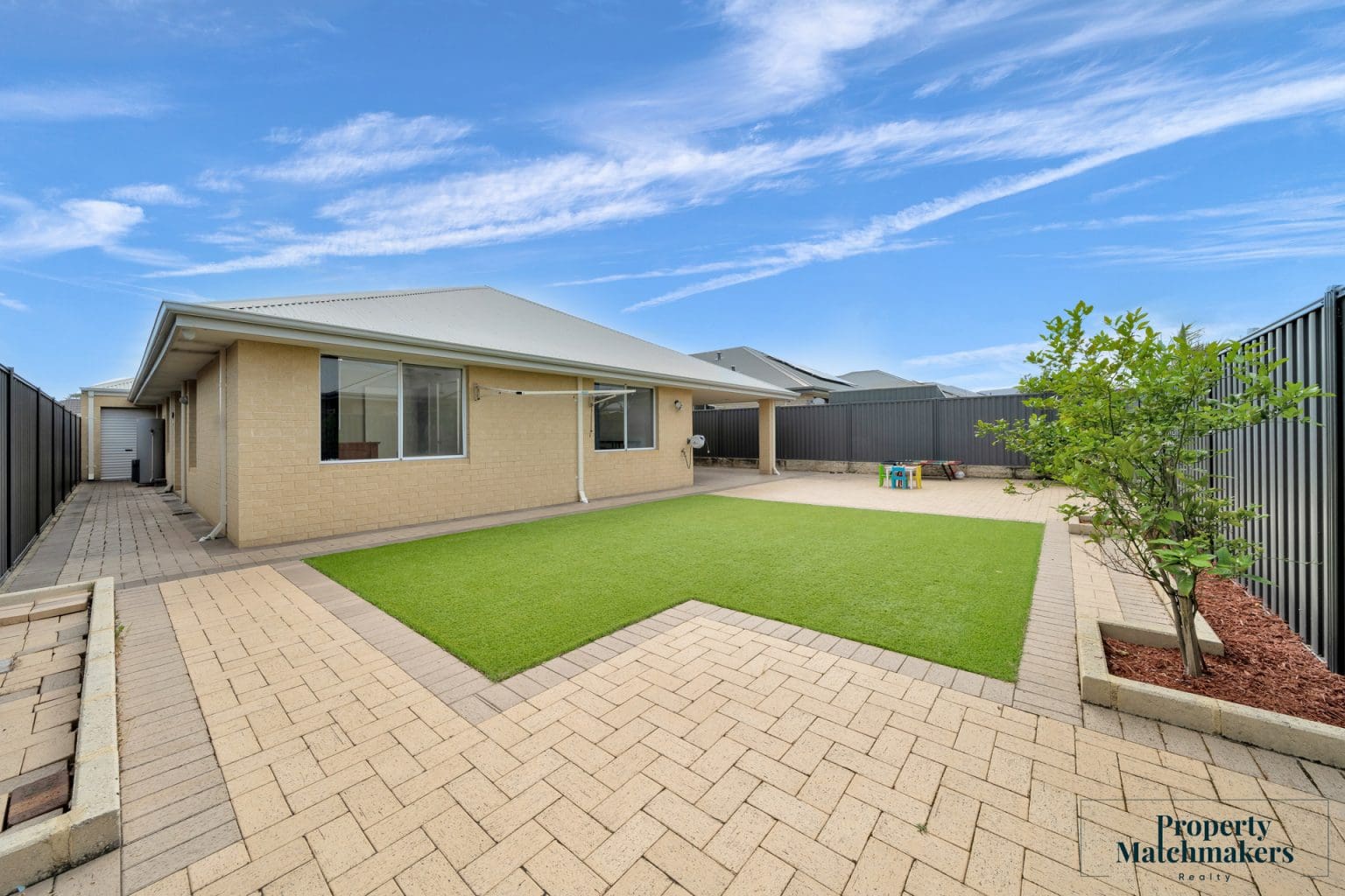 8 Verbana Drive, Aveley, WA 6069 AUS