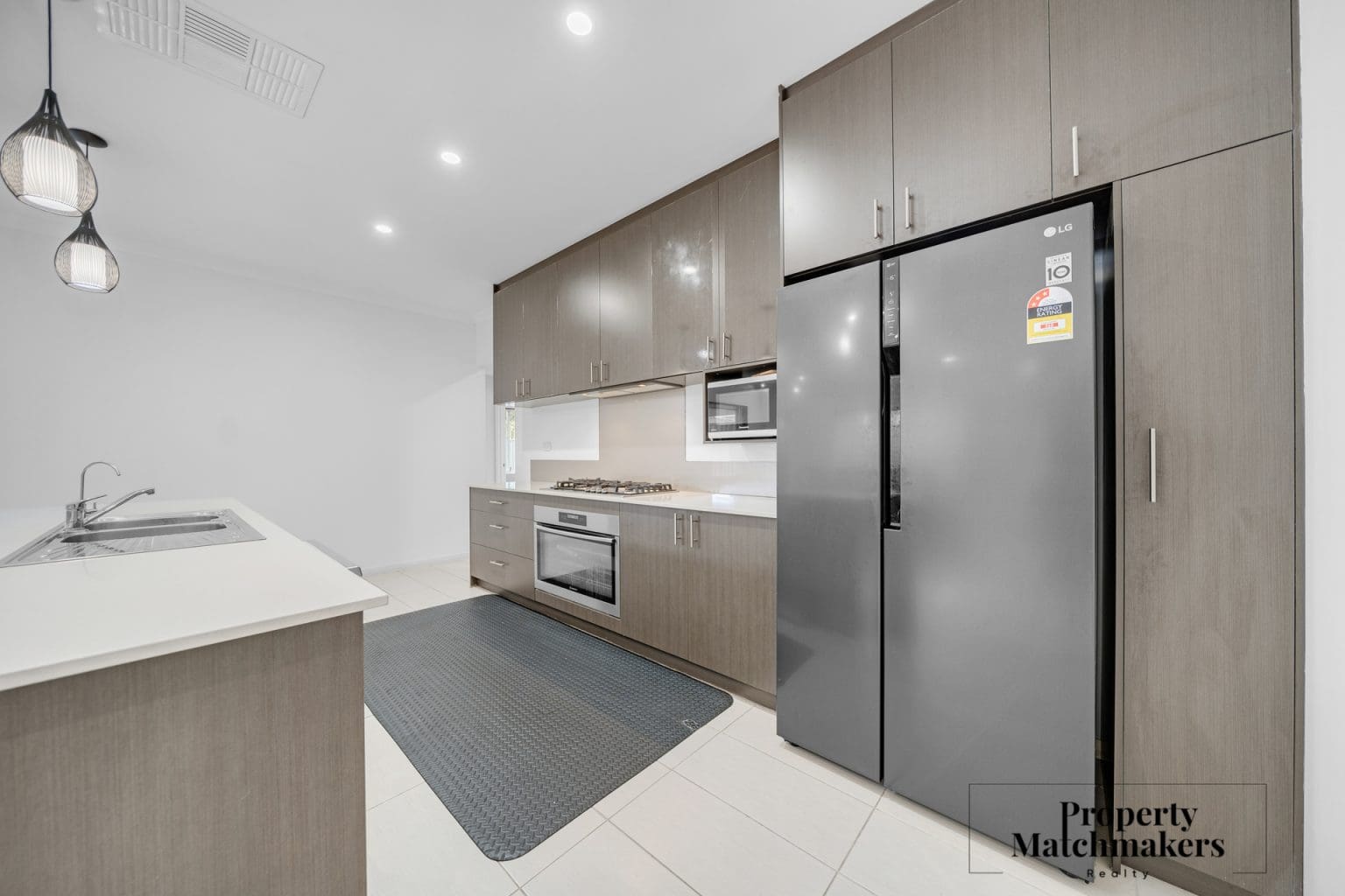 8 Verbana Drive, Aveley, WA 6069 AUS