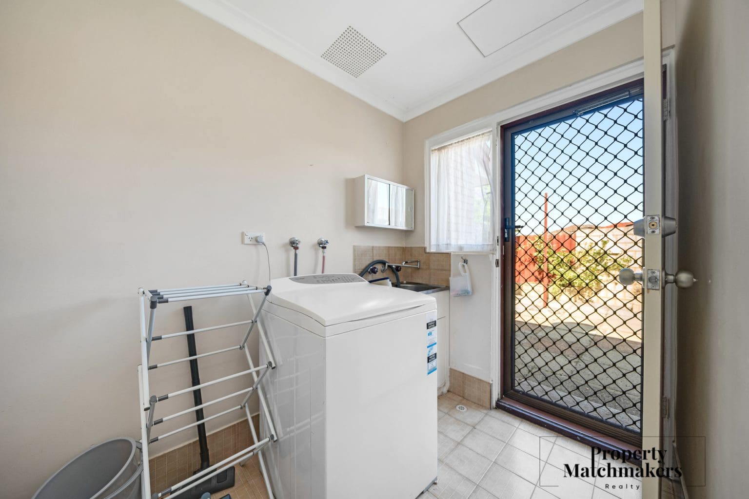 2/395 Beechboro Road North, Morley, WA 6062 AUS