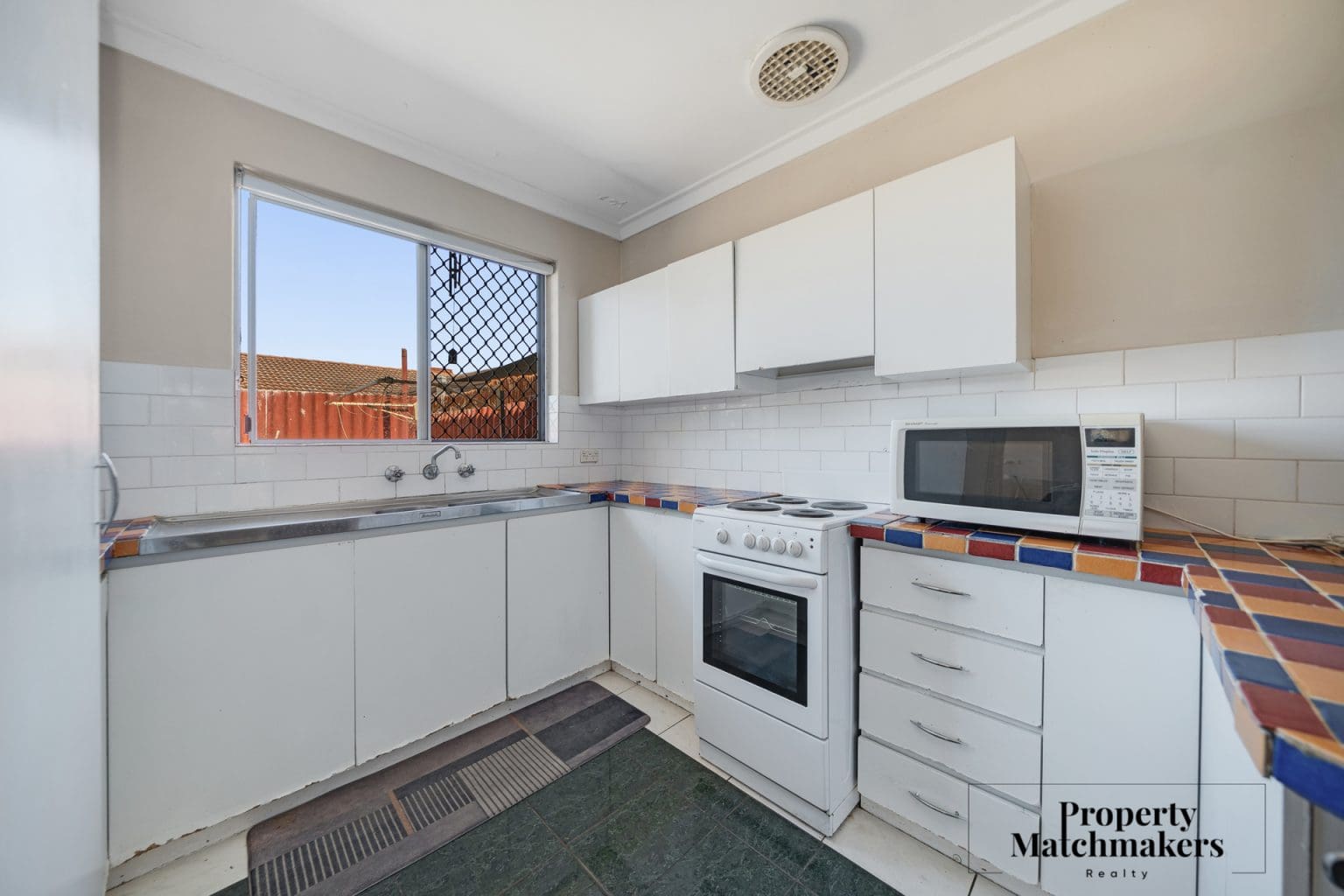 2/395 Beechboro Road North, Morley, WA 6062 AUS