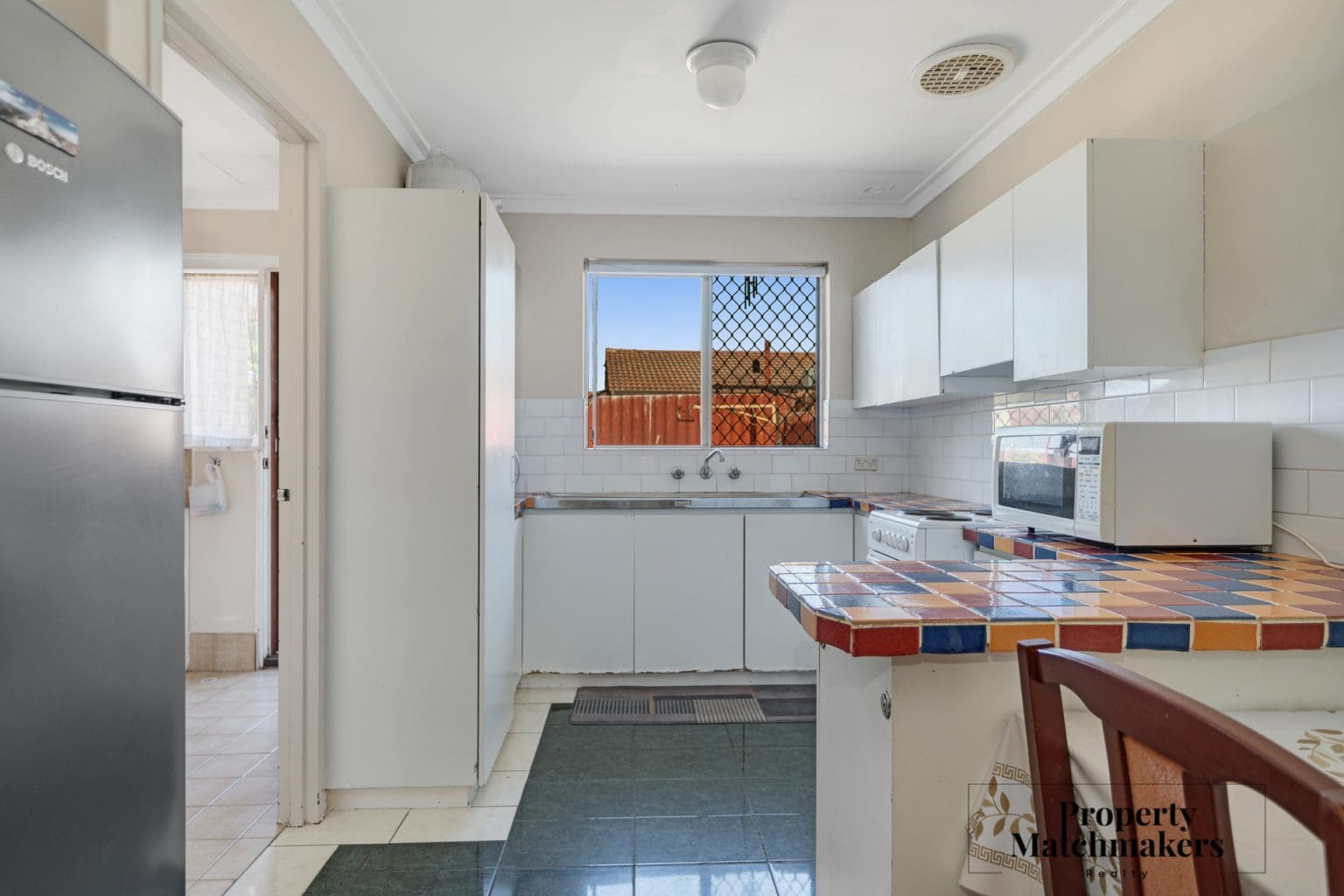 2/395 Beechboro Road North, Morley, WA 6062 AUS