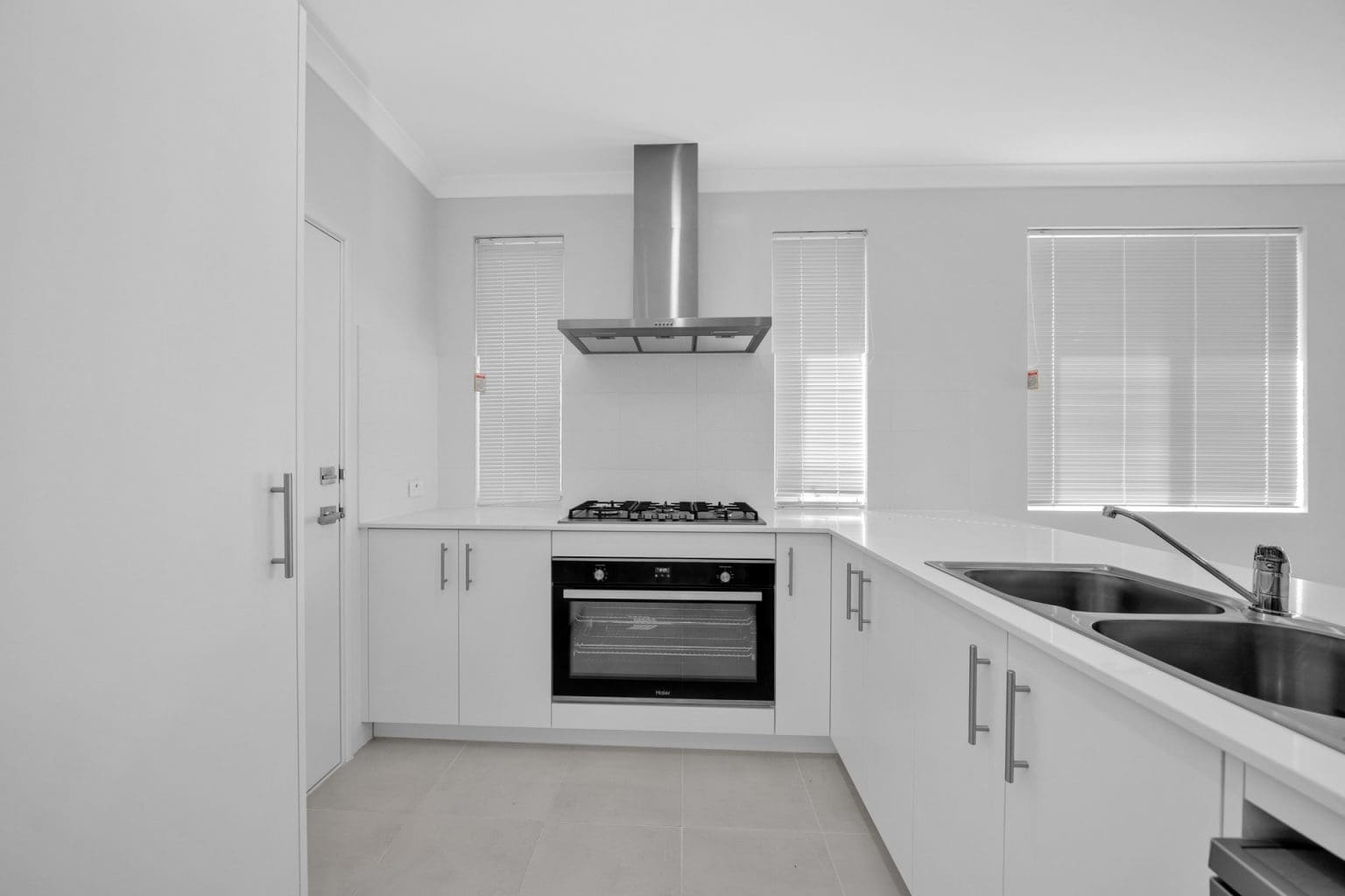 11 Eremophila Street, Sinagra, WA 6065 AUS