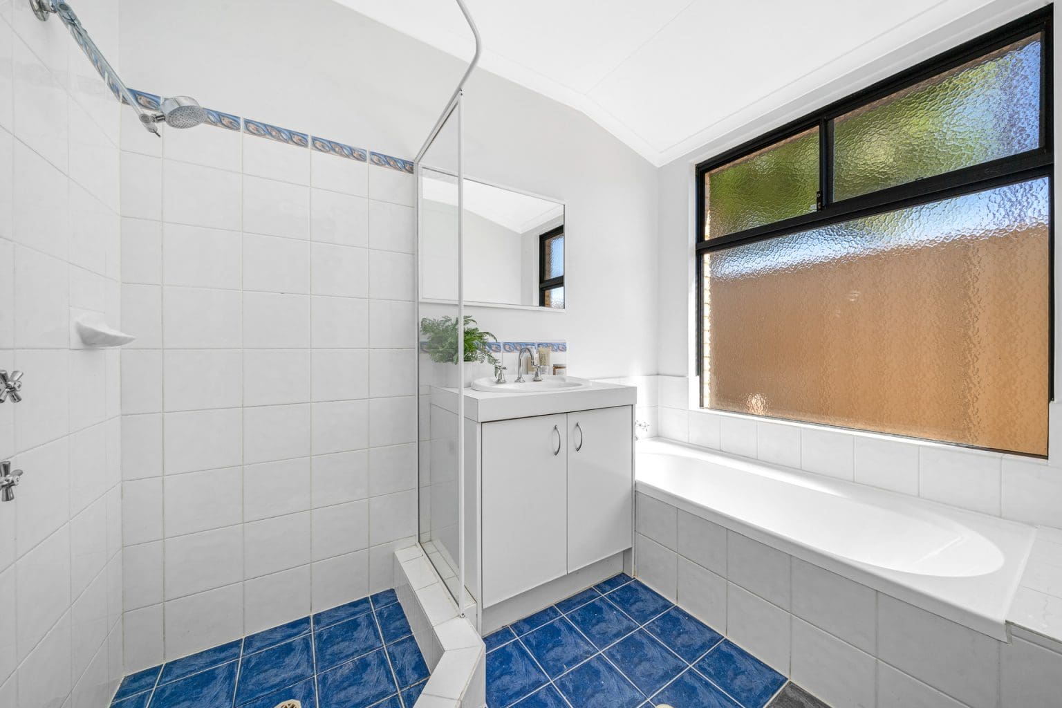 24 Greenland Boulevard, Canning Vale, WA 6155 AUS
