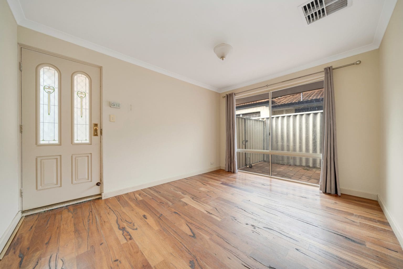18 River Bank Drive, Gosnells, WA 6110 AUS
