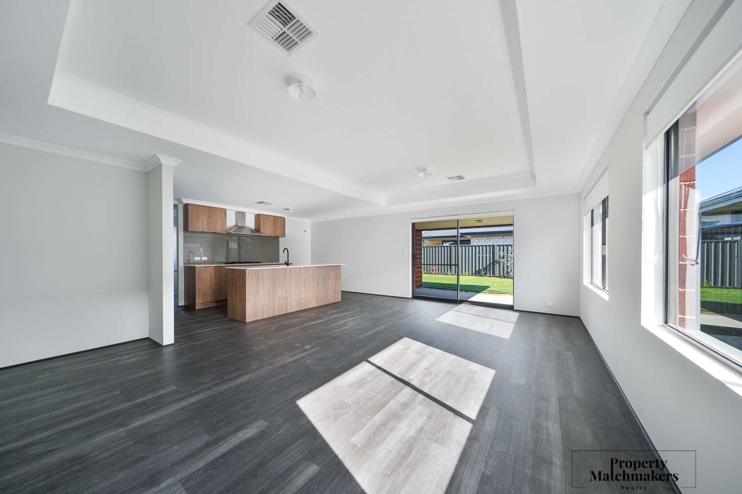 8 Jinsha Road, Hilbert, WA 6112 AUS