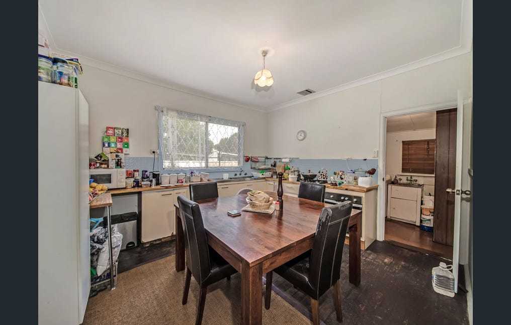 5 Ewart Street, Midvale, WA 6056 AUS