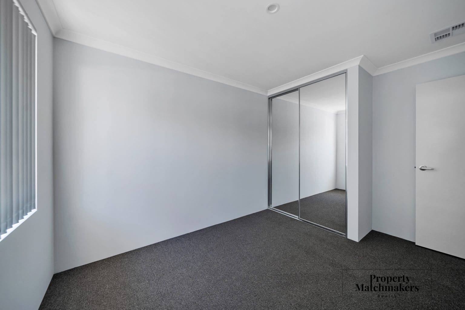 27 Desert Pea Loop, Piara Waters, WA 6112 AUS