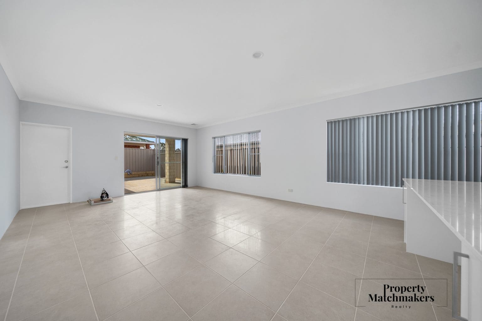 27 Desert Pea Loop, Piara Waters, WA 6112 AUS