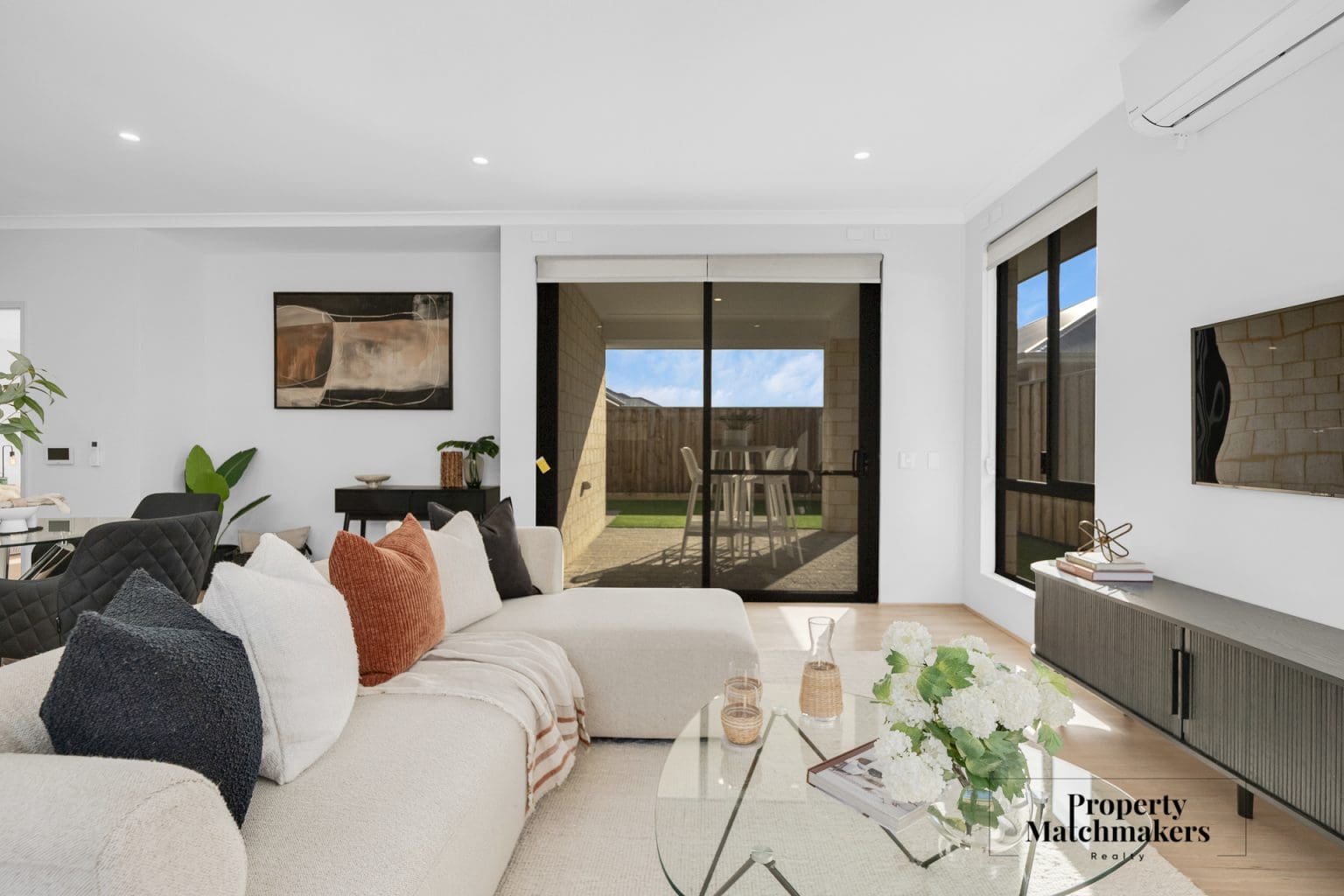 22 Saltriver Street, Ellenbrook, WA 6069 AUS