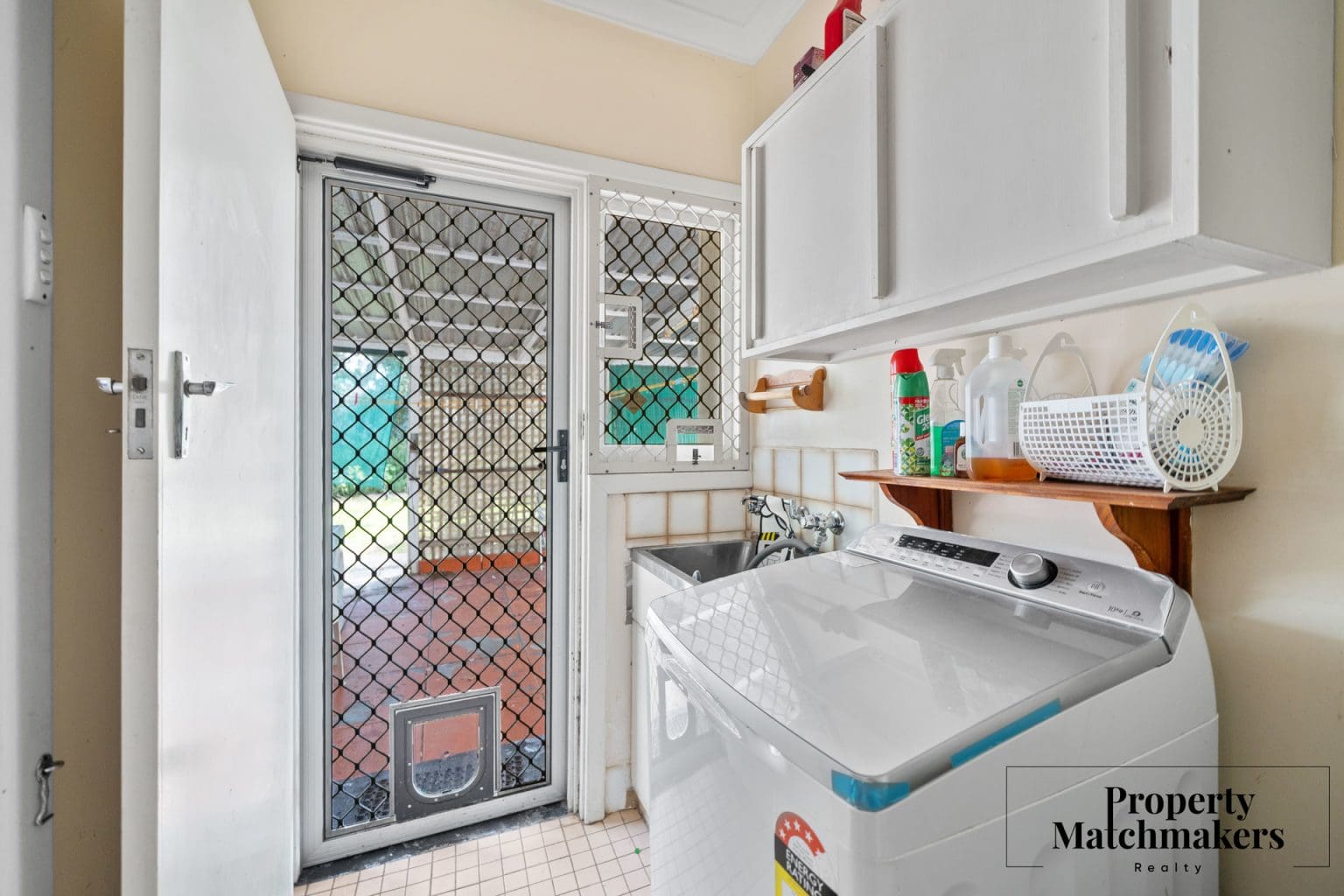 9 Napier Road, Morley, WA 6062 AUS