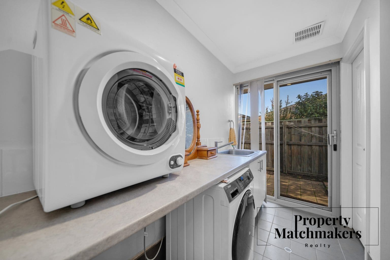 18 Sunstone Drive, Wellard, WA 6170 AUS