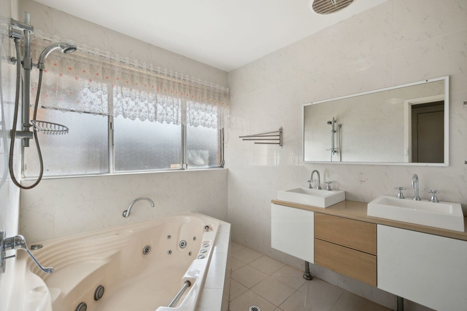 13 Verton Drive, Shelley, WA 6148 AUS