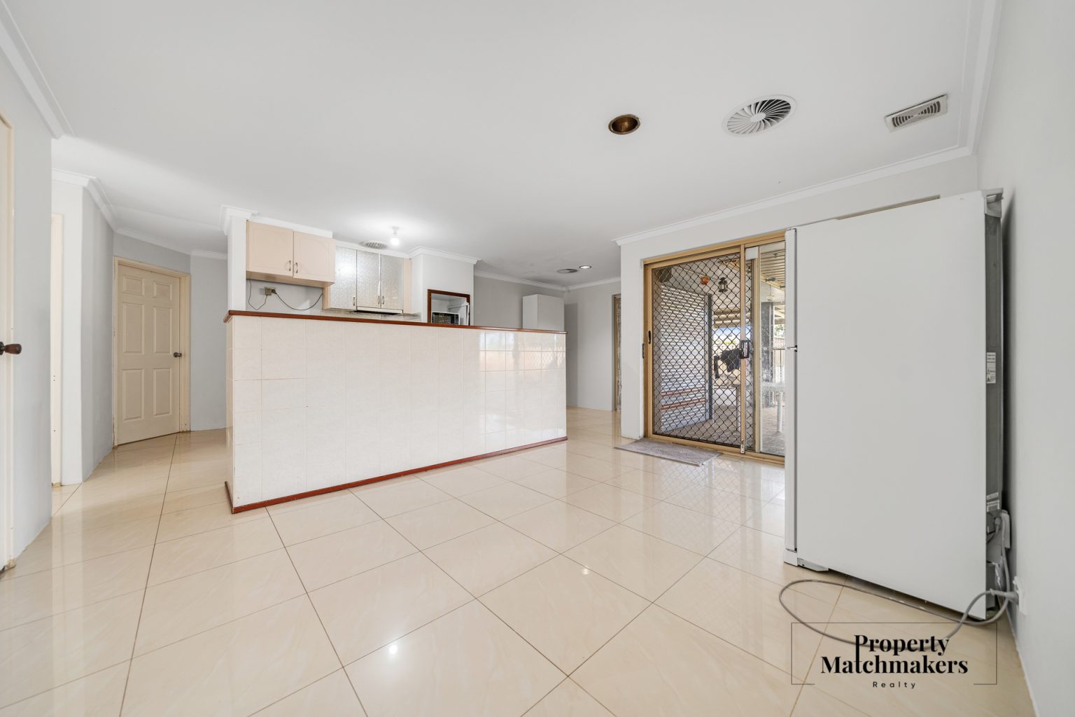 63 Swingler Way, Gosnells, WA 6110 AUS