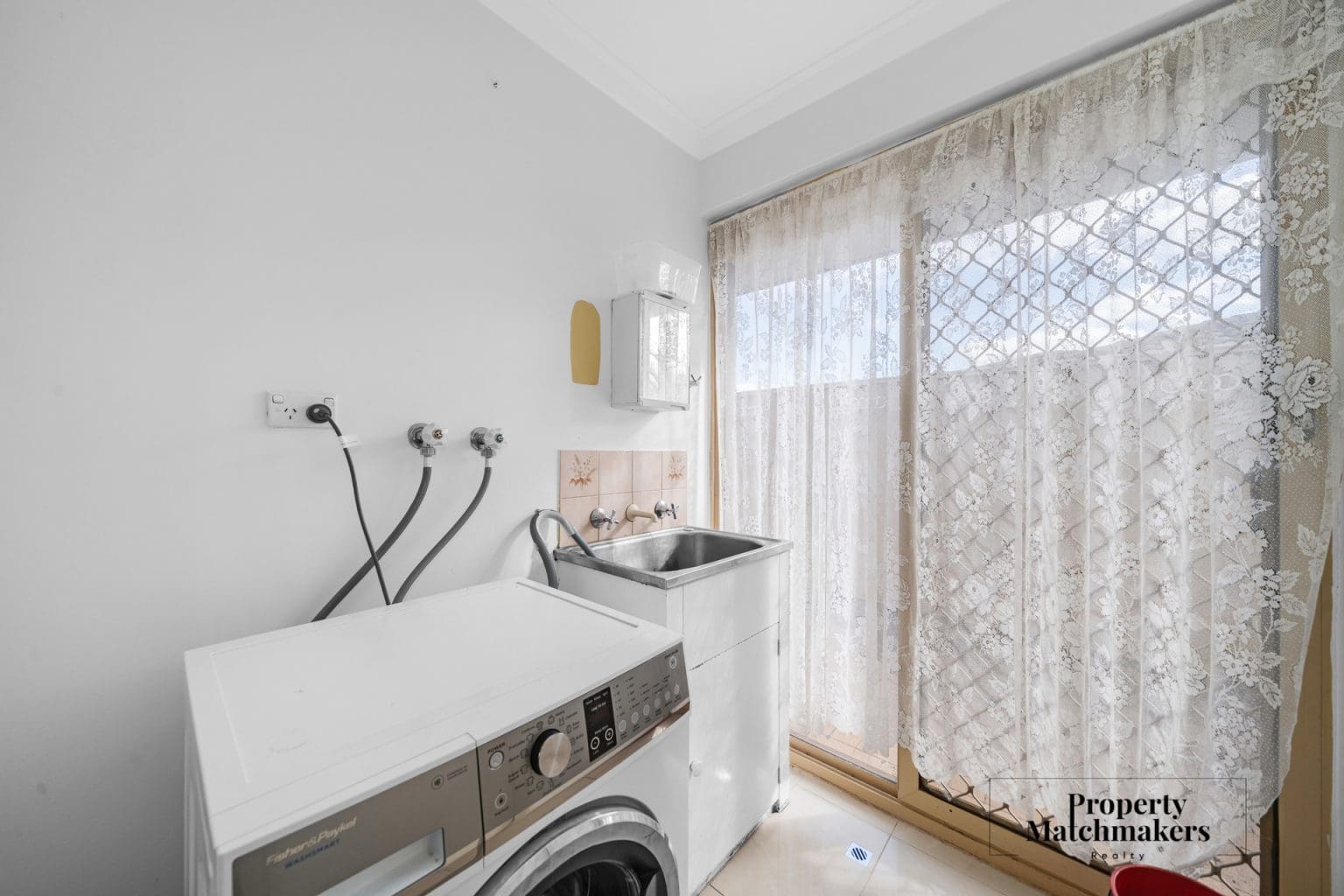 63 Swingler Way, Gosnells, WA 6110 AUS