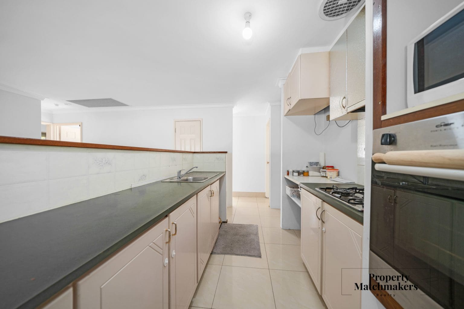 63 Swingler Way, Gosnells, WA 6110 AUS