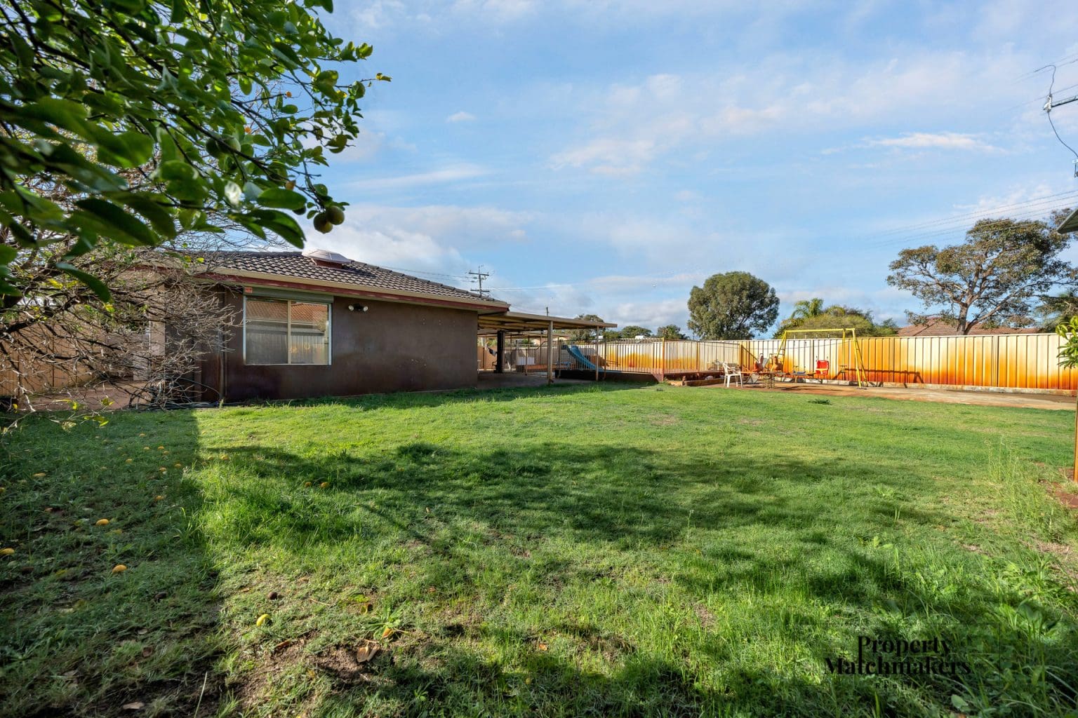 63 Swingler Way, Gosnells, WA 6110 AUS