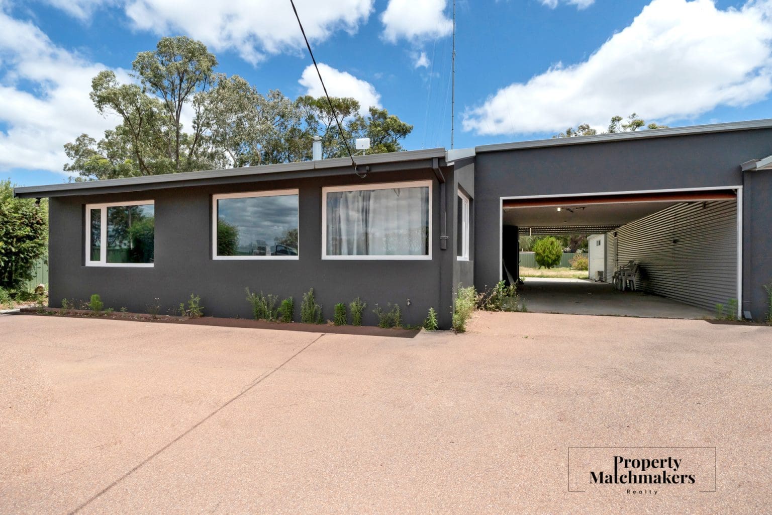 6571 West Swan Road, West Swan, WA 6055 AUS