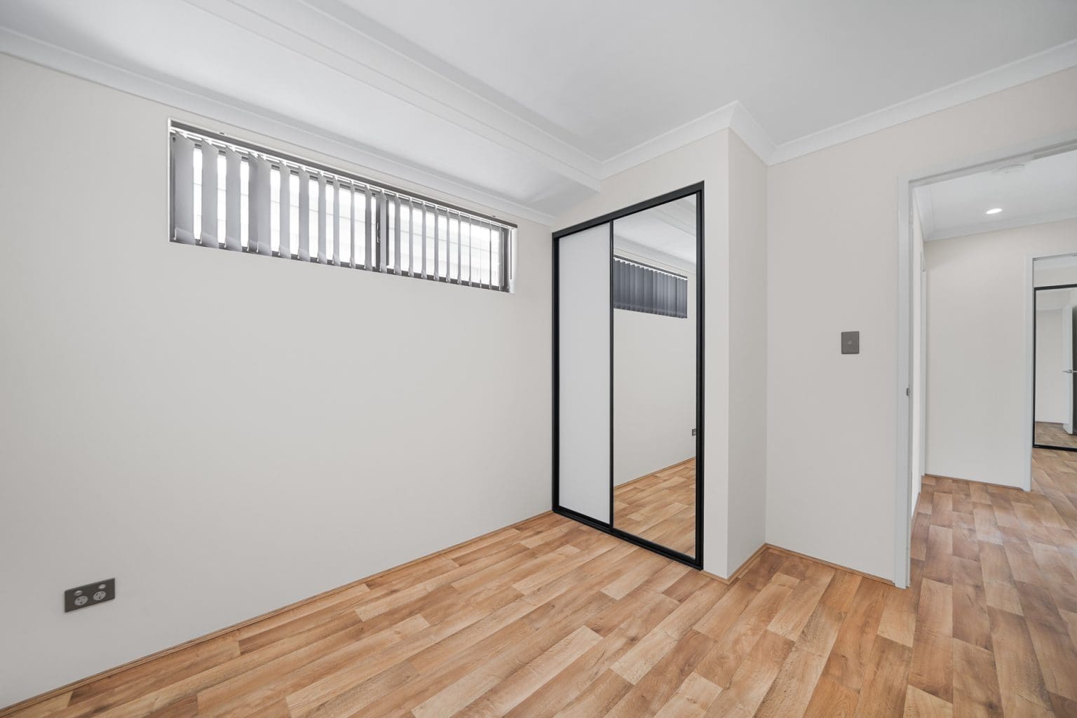 4 Currawong Loop, Treeby, WA 6164 AUS