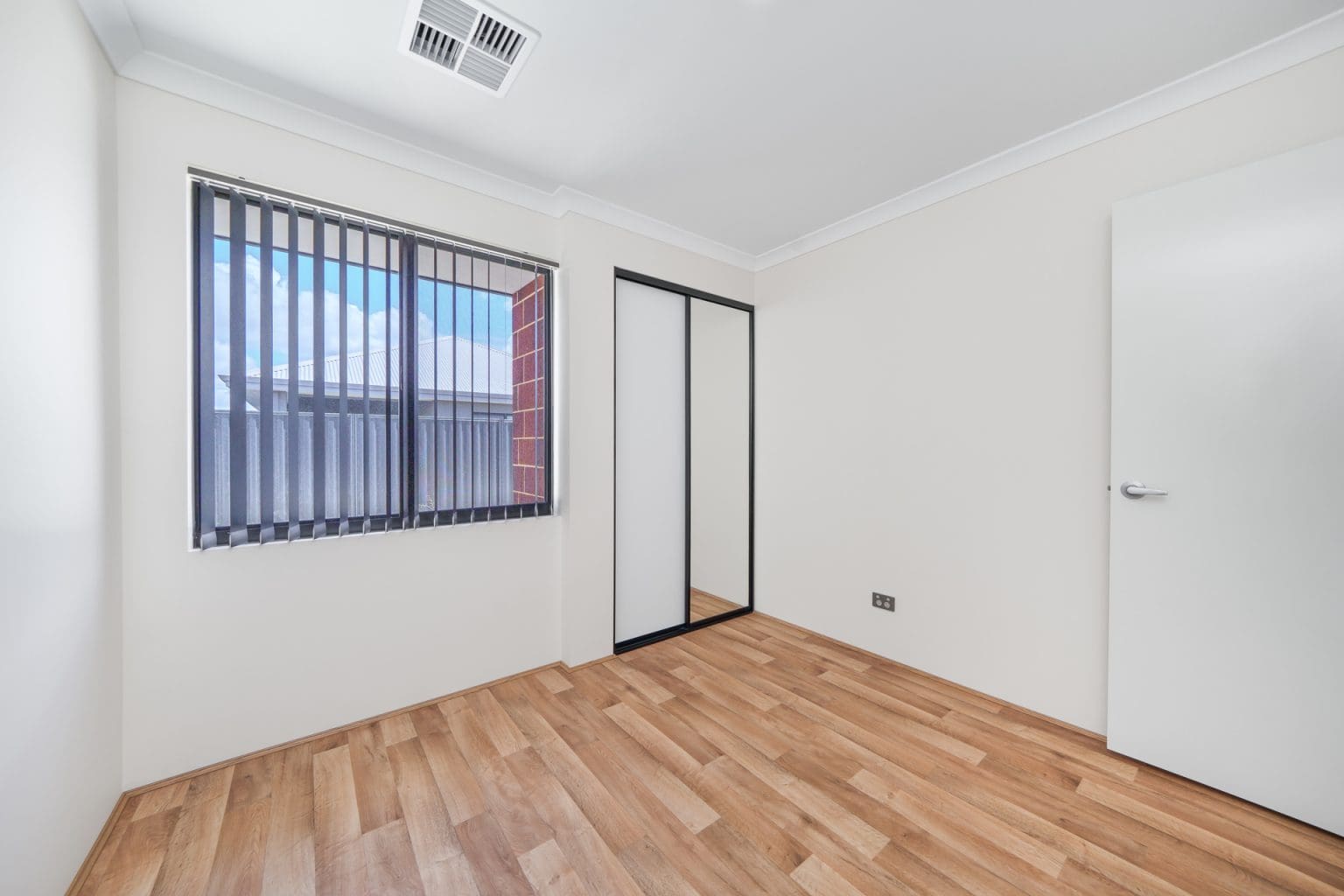 4 Currawong Loop, Treeby, WA 6164 AUS